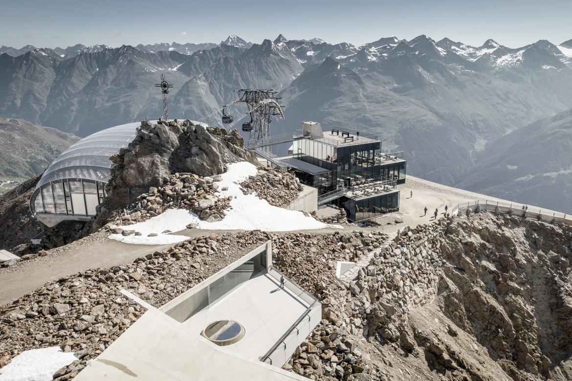 007 ELEMENTS Experience